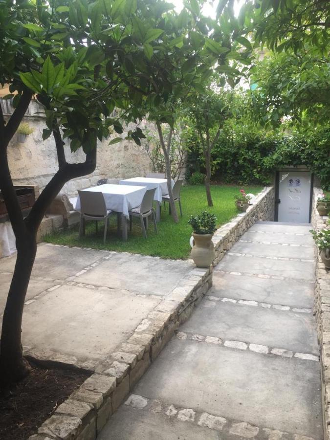 House Garden Modica Lägenhet Exteriör bild